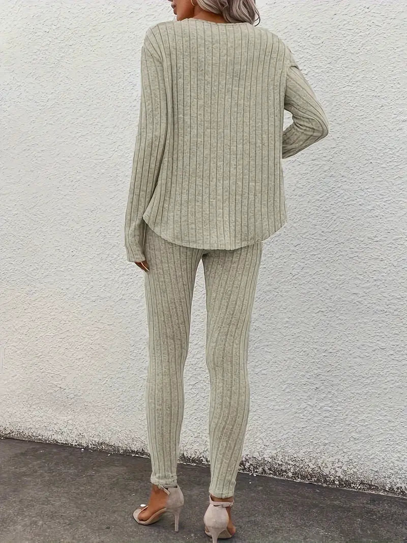 Women’s 2-Piece Ribbed Knit Lounge Ensemble