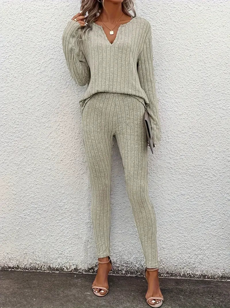 Women’s 2-Piece Ribbed Knit Lounge Ensemble