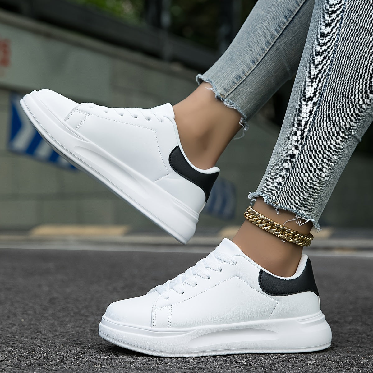 Women's Classic walking sneakers