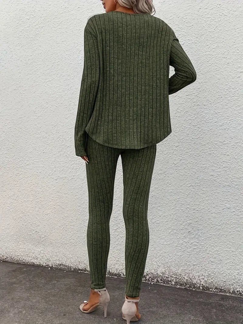 Women’s 2-Piece Ribbed Knit Lounge Ensemble