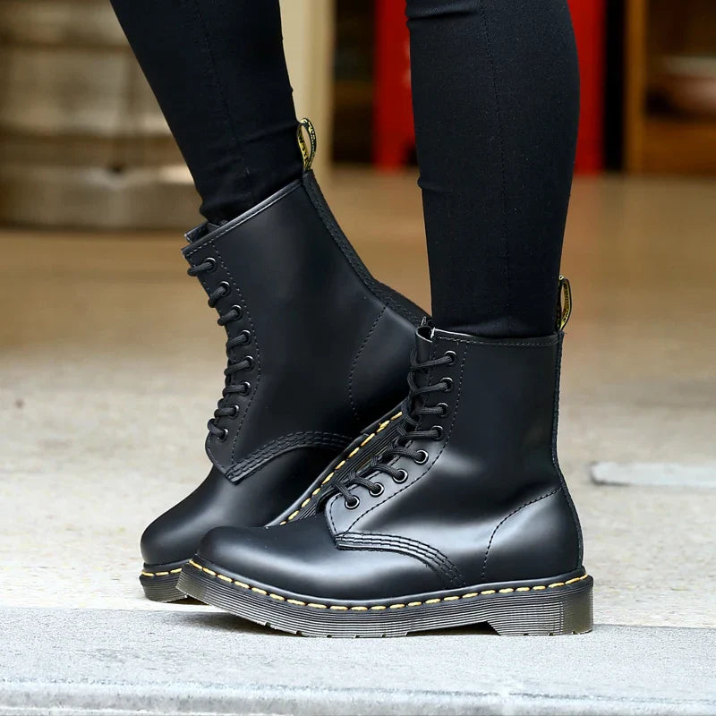 Women's sleek leather ankle boots