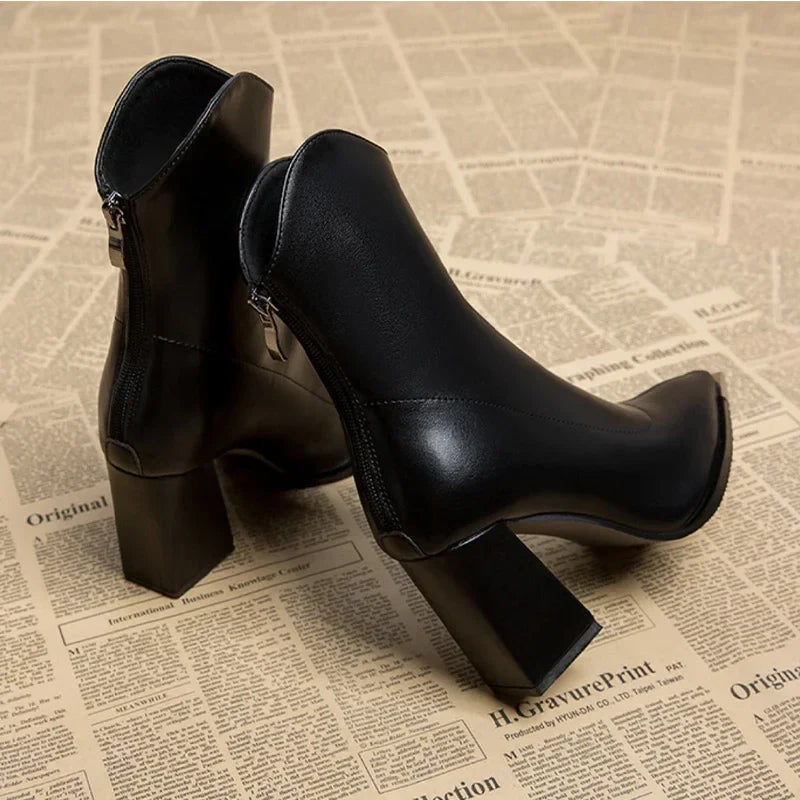 Women's Classic Chelsea Boots