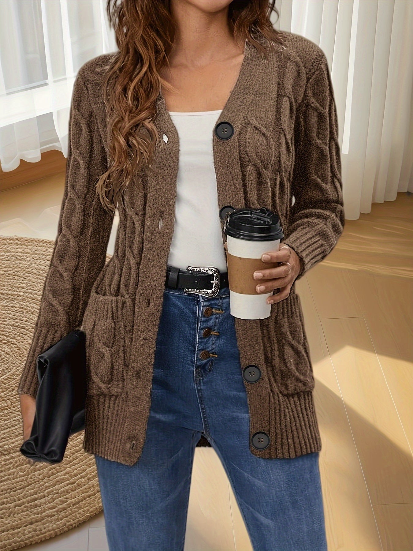 Women's Long knitted cardigan with button closure